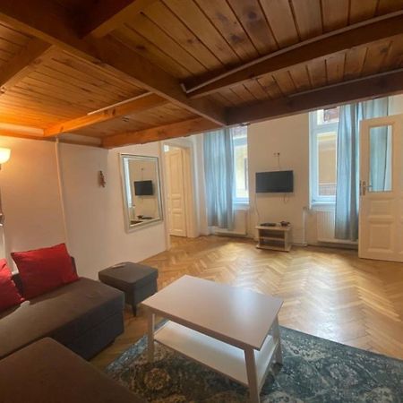 Ac With Free Parking At Acacia St, City Center Budapest Eksteriør bilde